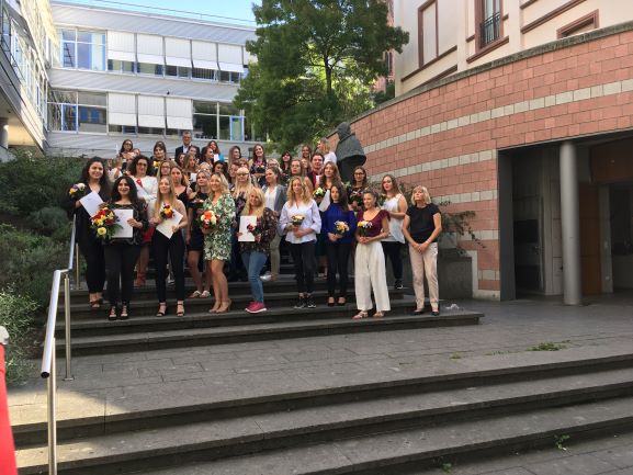 Congrats Hängewirbel & Luftschlangen Set – 15 Stück, Bunt Bedruckt – Für Abschlussfeier, Krankenschwester-Party
